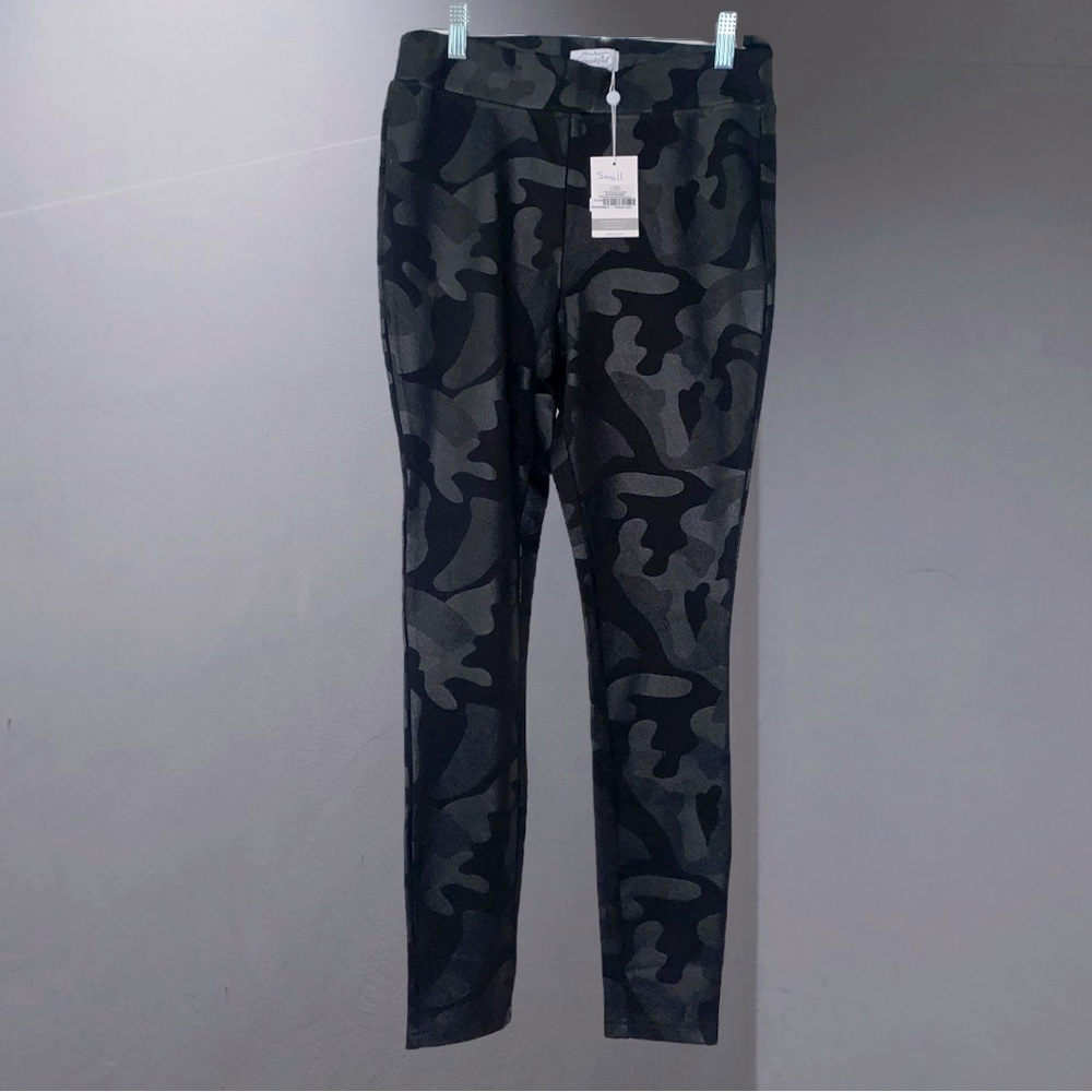 NWT MudPie Pearson Camo Leggings Black Small CRAZY SOFT!